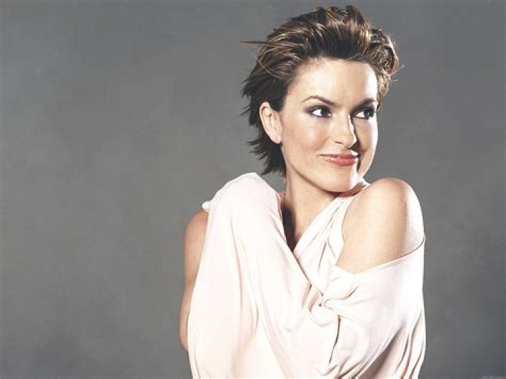Download Celebrity Mariska Hargitay HD Wallpaper