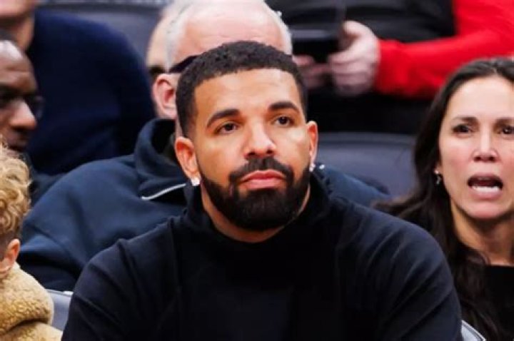 Drake Seems to React to NSFW Leaked Video of Him on a Bed Naked XXL