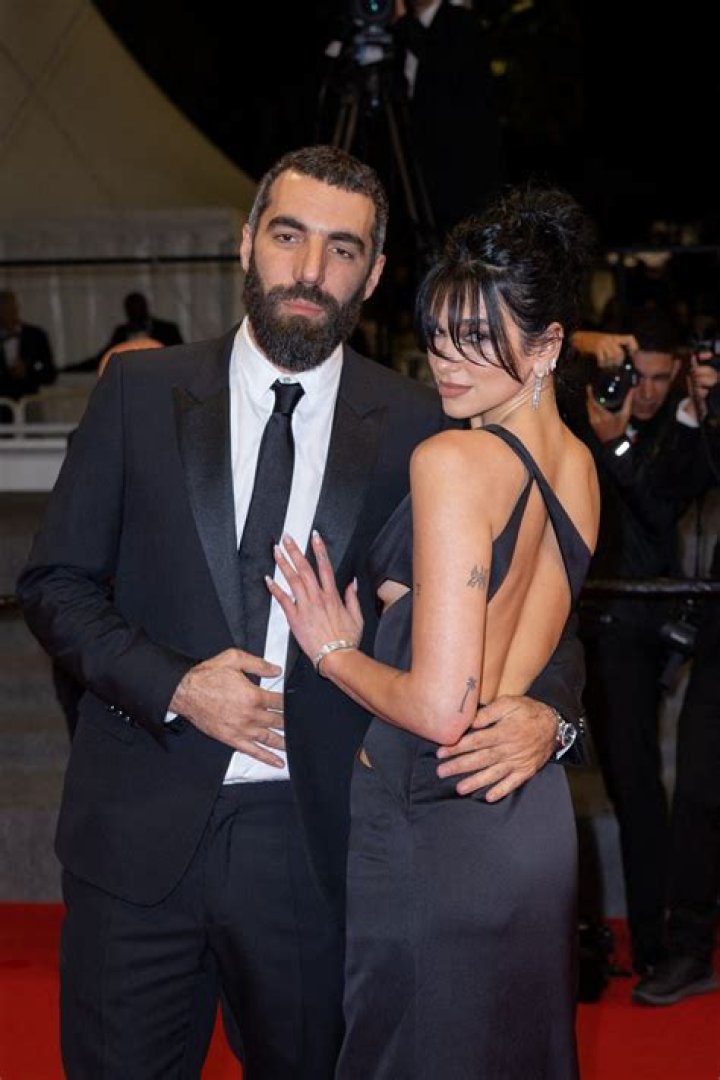 Dua Lipa et Romain Gavras, les photos de leurs vacances idylliques en Gr&egrave;ce