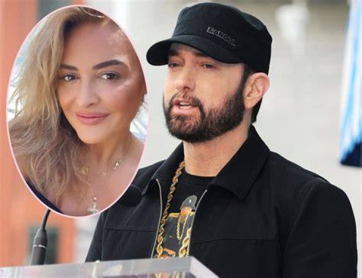 Eminem&rsquo;s girlfriend timeline who has the famous rapper dated? Legit.ng