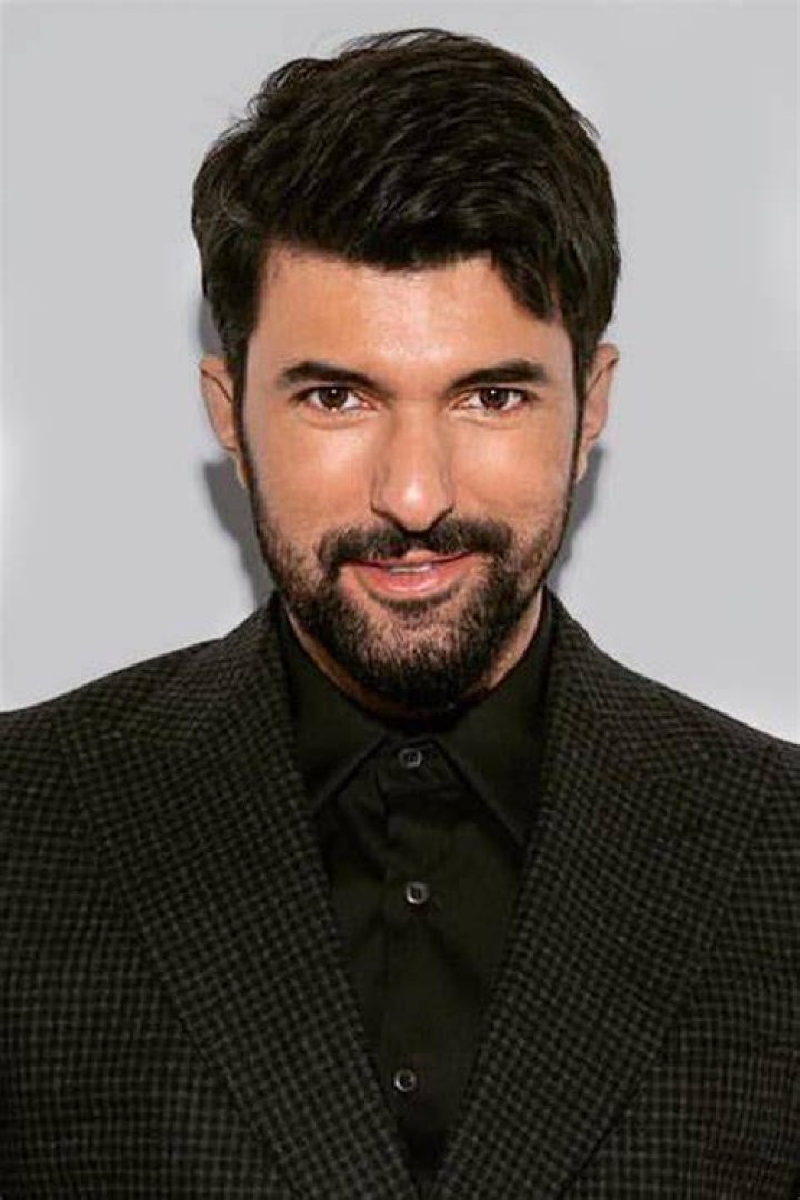 Engin Aky&uuml;rek is finally getting married revealed the face of lucky