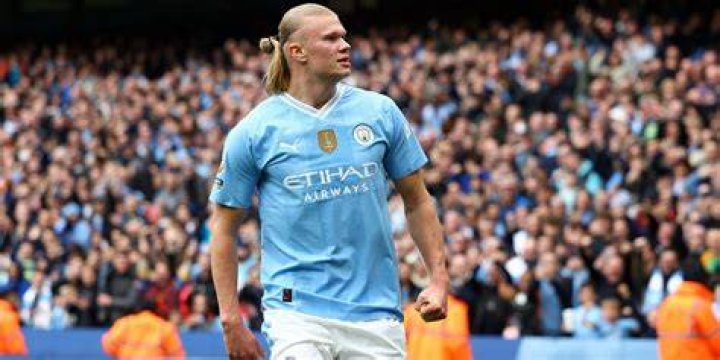 Erling Haaland labelled a 'cheat' by smarting Michael Owen; Gary
