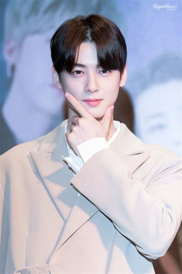eunwoo pics on Twitter Chicos bonitos, Chicos atractivos, Actores
