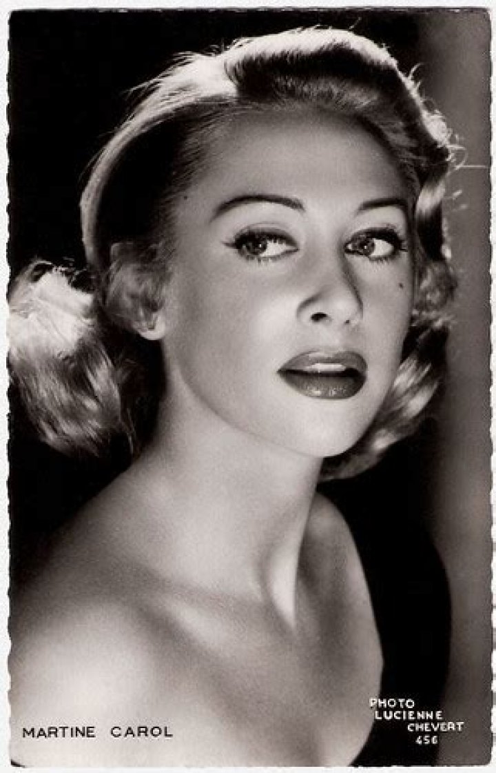 European Film Star Postcards Martine Carol