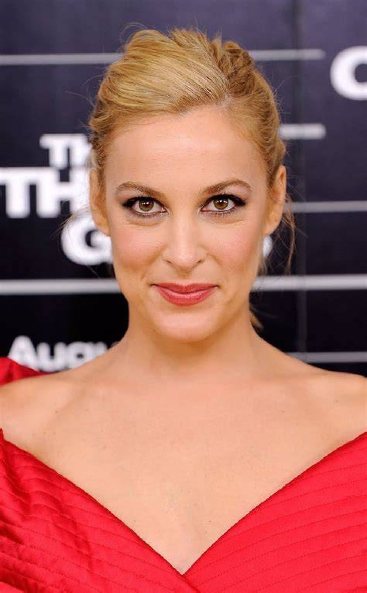 Fashion [FemCeleb Portraits] Actress Lindsay Sloane