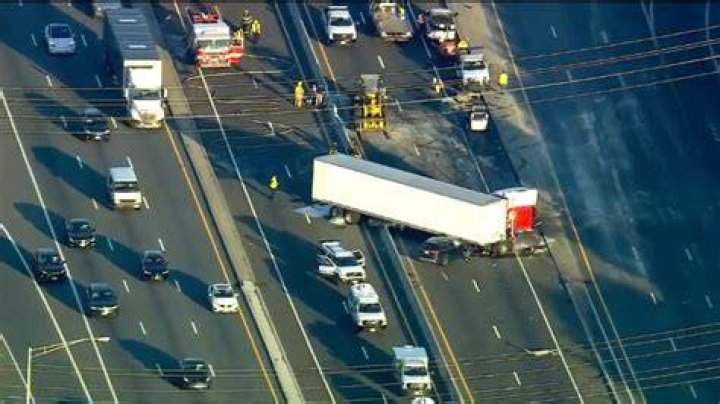 Fatal 7car crash closes I80 in Wyoming FOX31 Denver