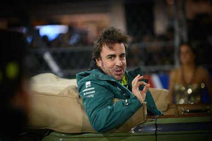 Fernando Alonso hace feliz al niño Joaquín Deportes EL PAÍS