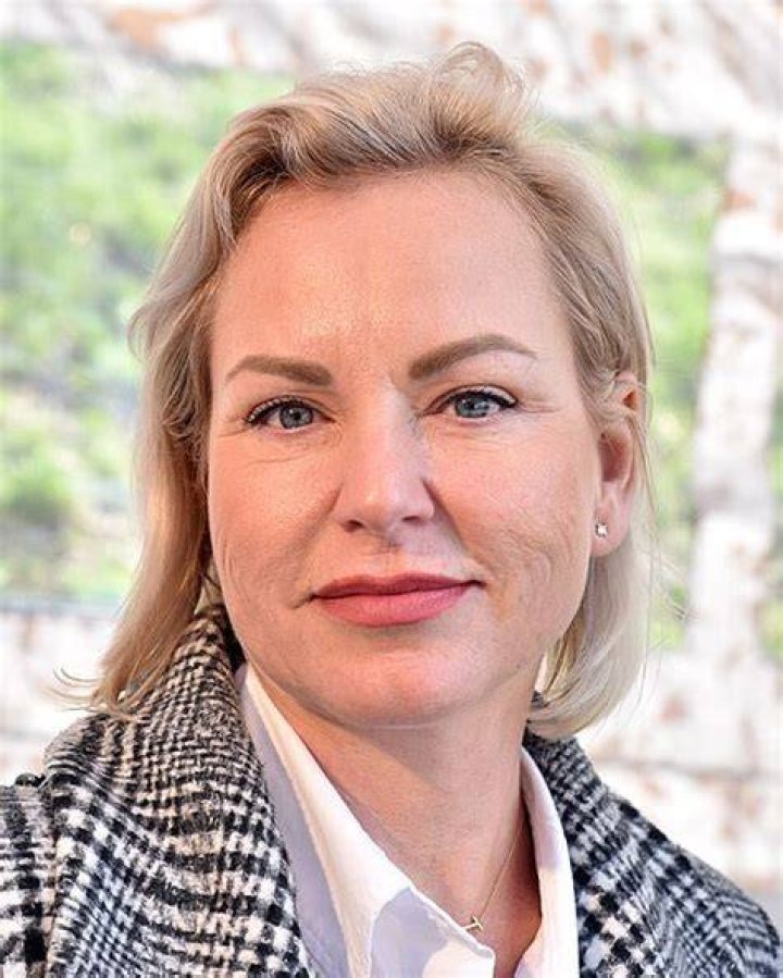 FileMartina P&aacute;rtlov&aacute; 2015.JPG Wikimedia Commons