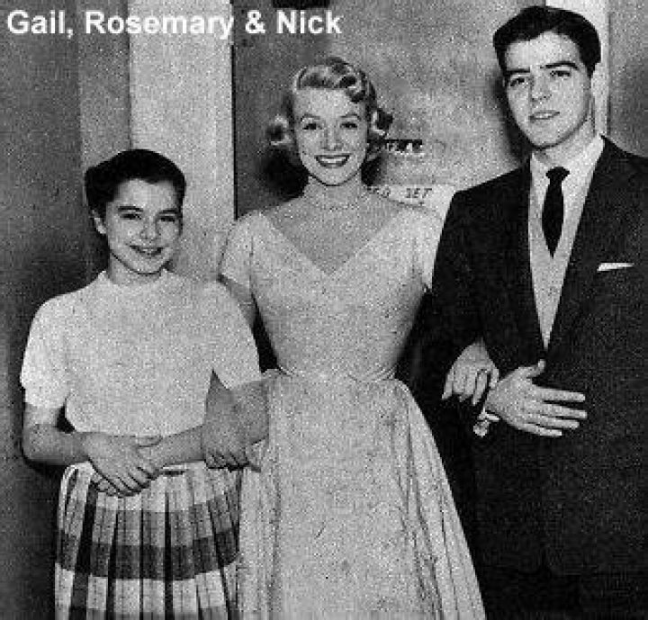 FileNick, Rosemary and Gail Clooney 1957.JPG Wikimedia Commons
