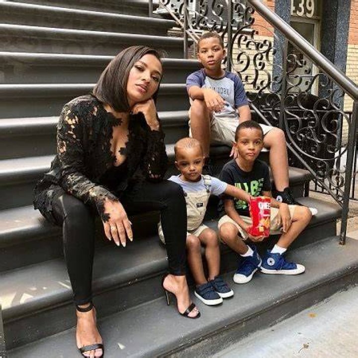 For The Kids Tara Wallace Puts Dirty Feet Pete Beef Aside With Amina