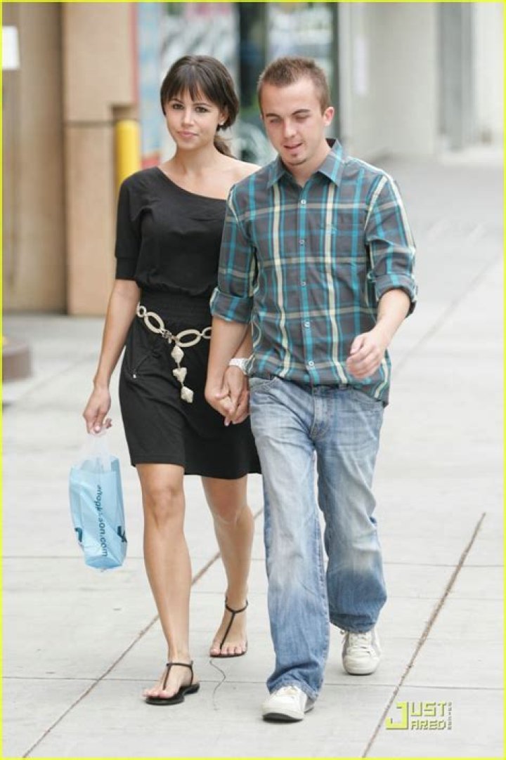 Frankie Muniz & Elycia Marie Kitson Couple Photo 1893941 Frankie