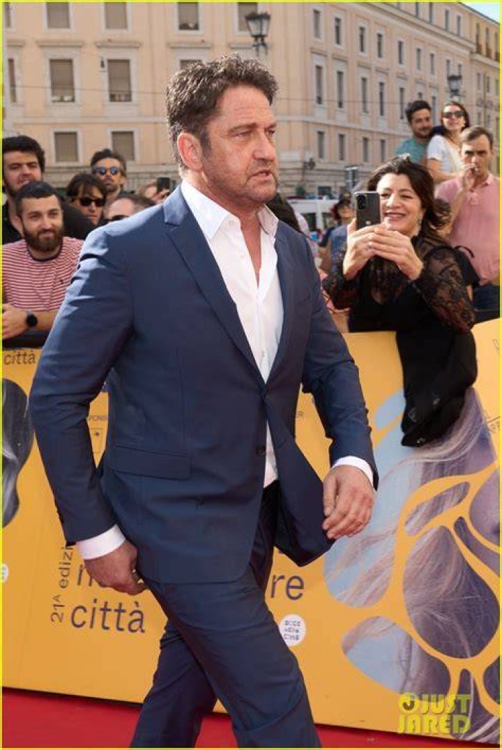 Gerard Butler Presents BFF Oliver Trevena with Breakout Actor Award at