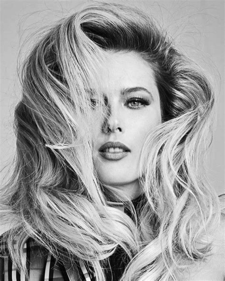 Gianne Albertoni fala sobre liberdade corporal Vogue celebridade