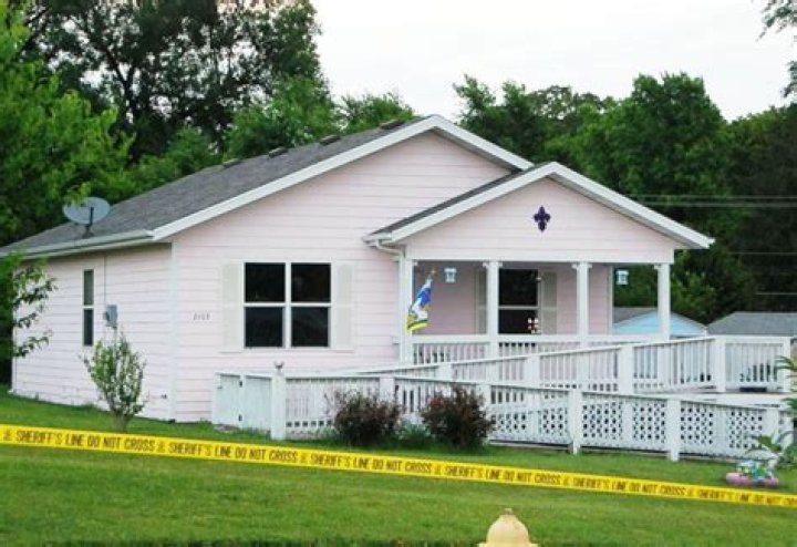 Gypsy Rose Blanchard Murder House a Hit with Tourists, Neighbors Pissed
