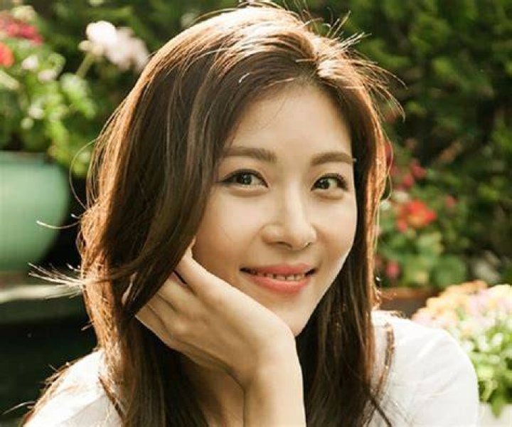Ha Jiwon (Jeon Haerim) Biography Facts, Childhood, Family