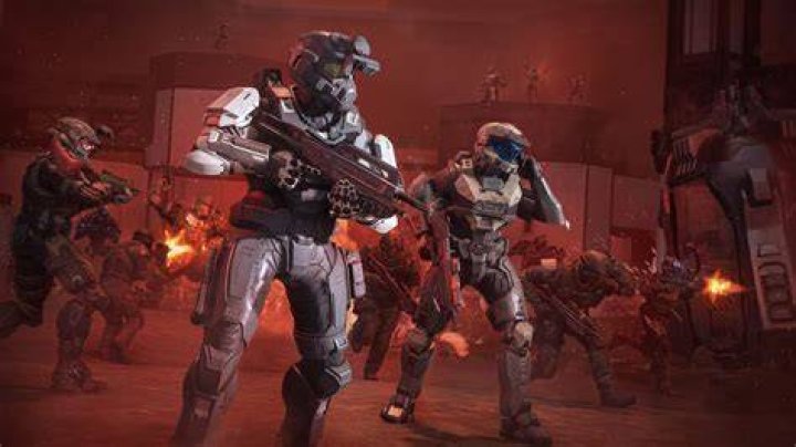 Halo Infinite Spartan using an Energy Sword