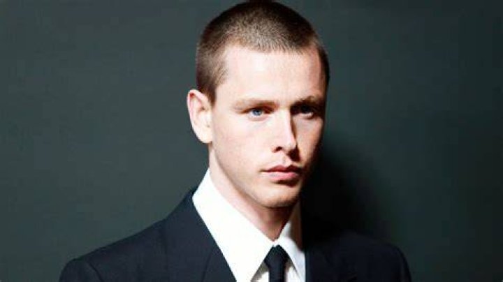 Harris Dickinson addresses Bond rumors "You&rsquo;d be a&hellip;