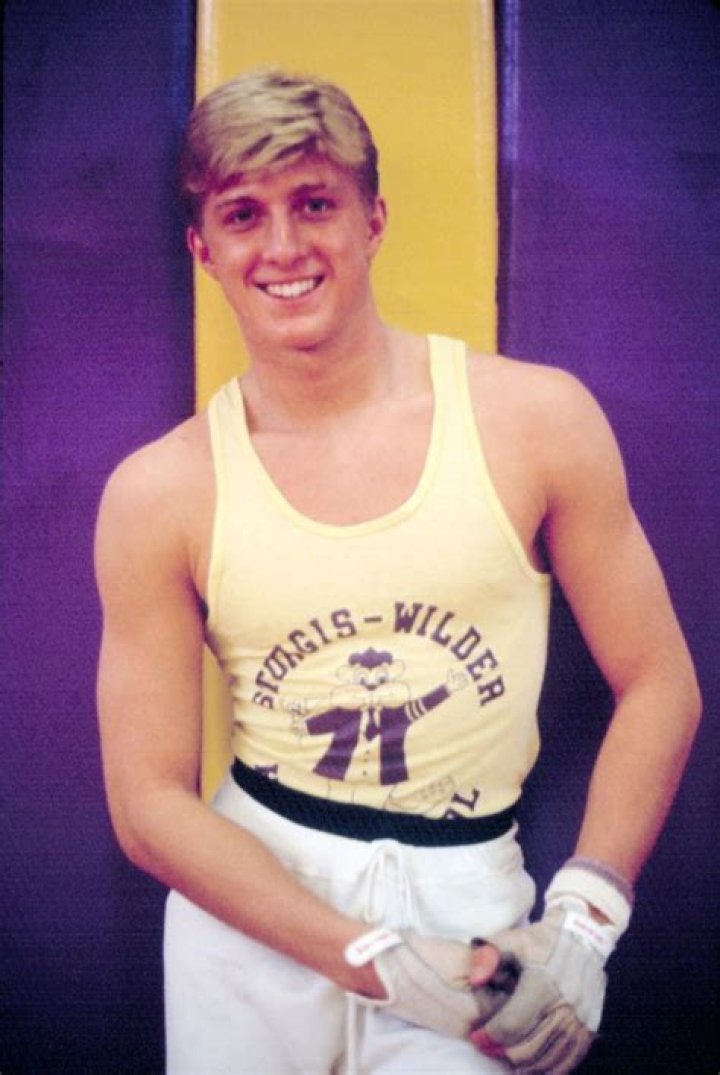 Hei! 12+ Grunner til William Zabka Young Photos! He is an actor and