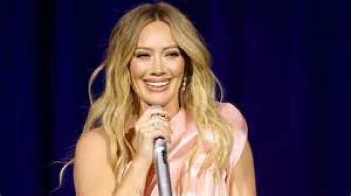Hilary Duff Pays Tribute to Aaron Carter After His Death