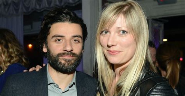 How Did Oscar Isaac Meet His Wife? Elvira Lind & The Actor Make An