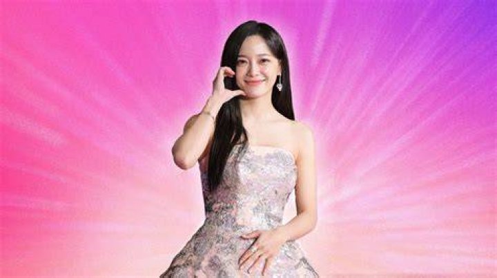 How Kim Sejeong’s Drama Family Supports Her Character In “School 2017