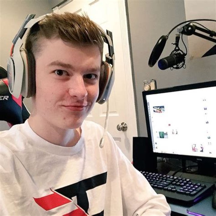 How Much Money FaZe Blaze Makes On YouTube Net Worth Naibuzz