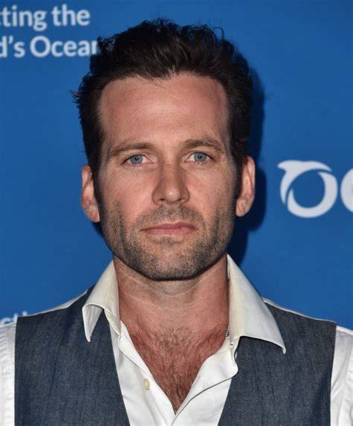 How Tall Is Eion Bailey? Height Comparison! YouTube