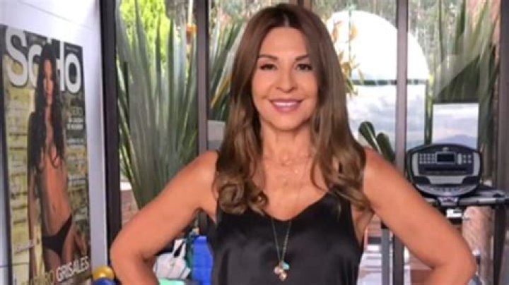 [Im&aacute;genes] Amparo Grisales en bikini diva hace invitaci&oacute;n a obra de