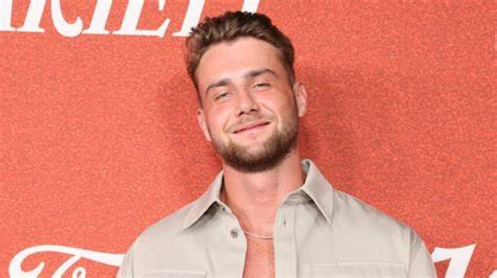 Inside Harry Jowsey's SHOCKING Dating History! YouTube
