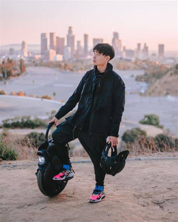 Instagram: Albert Chang