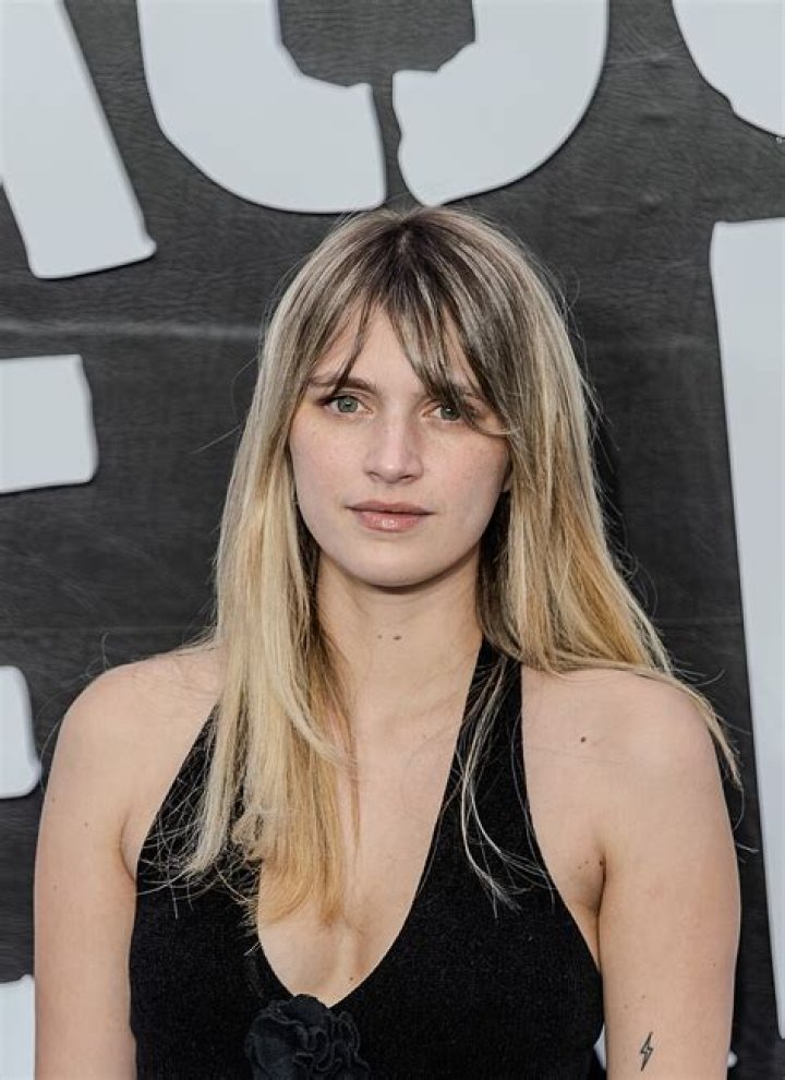 Is Nell Tiger Free Married or Dating Anyone? Who is Nell Tiger Free's