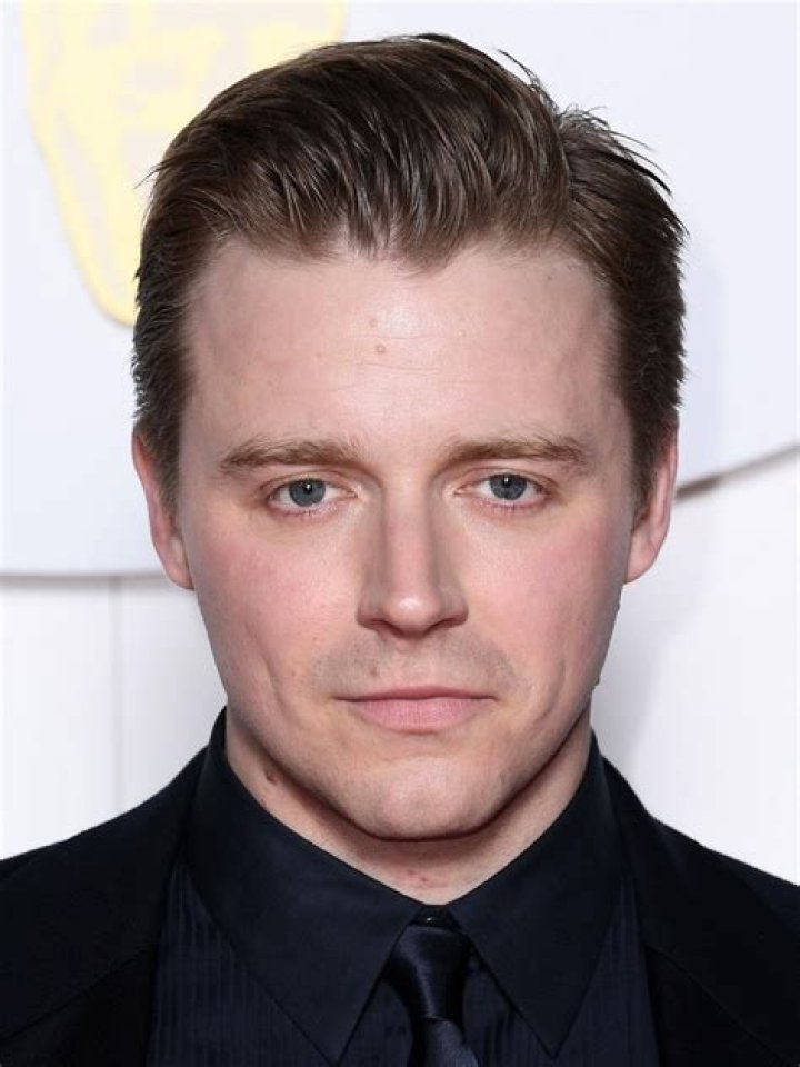 Jack Lowden 'I learned to act in amateur operatics' BBC News