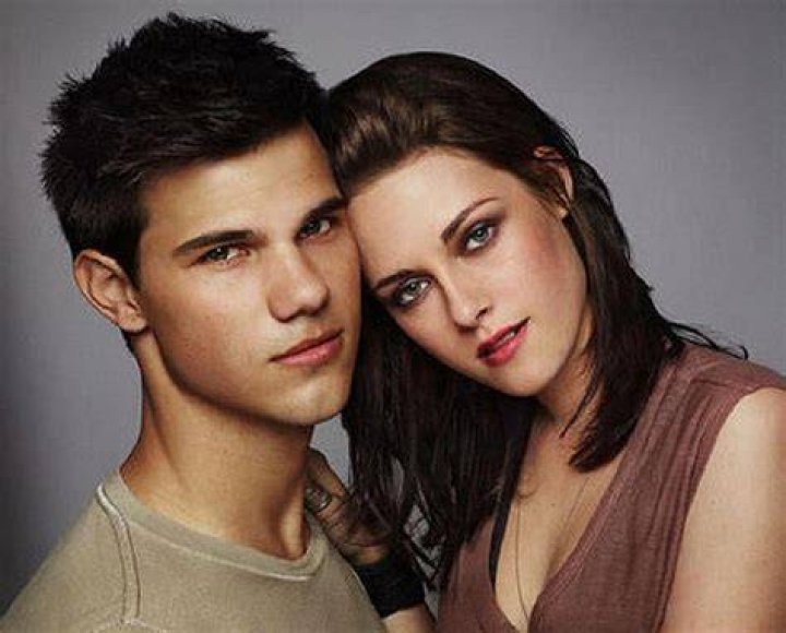 Jacob and Bella in Twilight New Moon