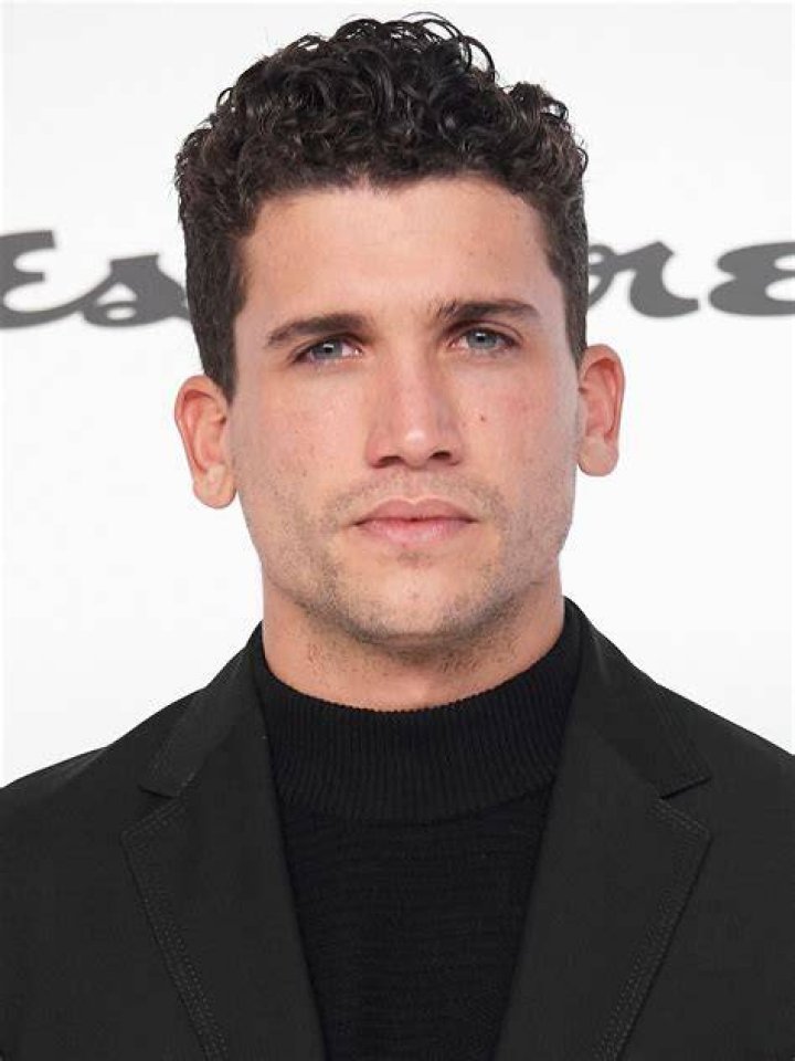 Jaime Lorente AdoroCinema