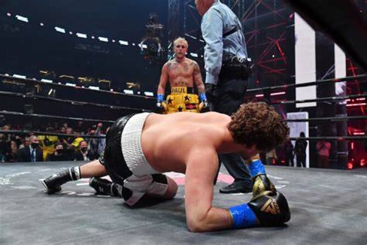 Jake Paul knocks Ben Askren