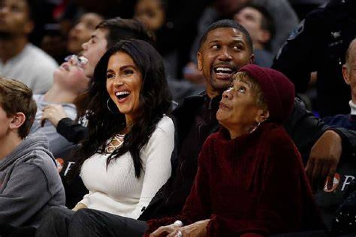Jalen Rose Gets Trolled By Kobe Bryant Fans After He Posts Photo Of His