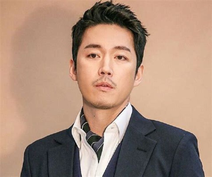 Jang Hyuk Biography Facts, Childhood, Family Life of Actor