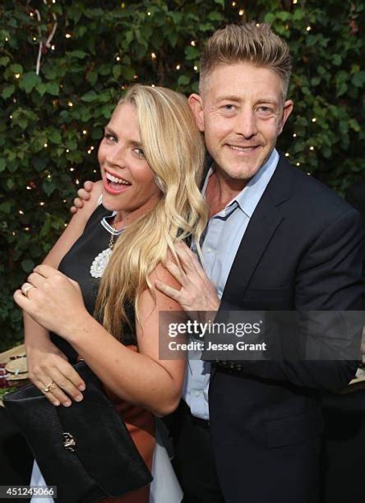 Jason Nash is Married (2014) MovieZine