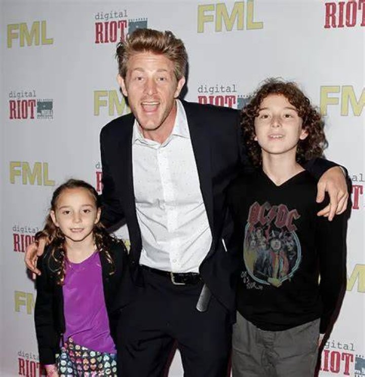 Jason Nash Married, Wife, Dating, Kids, Family, Net Worth