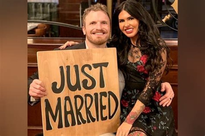 Jeff Charleston Net Worth Wife (Maddie) Famous People Today
