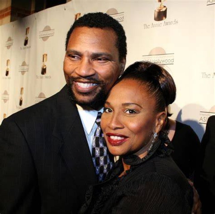 Jenifer Lewis 2018 Husband, tattoos, smoking & body measurements Taddlr