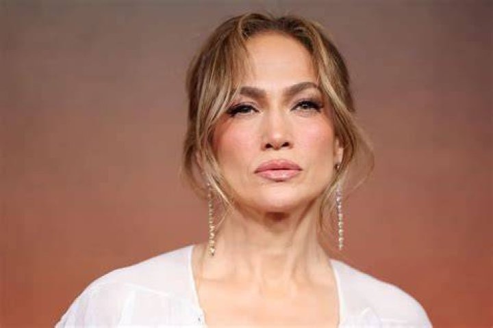 Jennifer Lopez Said the Way Woody Harrelson Flirted With Her Was 'Nasty'