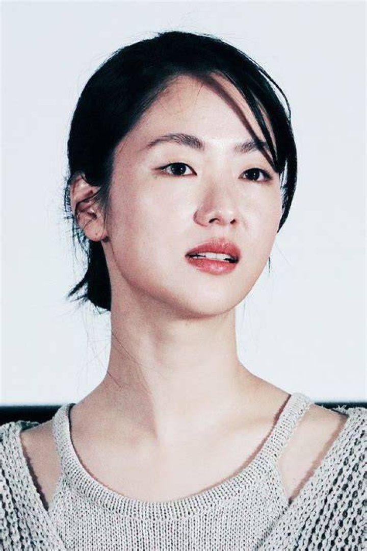 Jeon Yeobeen All you need to know about the 'Glitch' actress