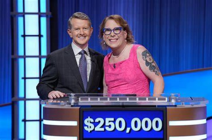 Jeopardy Champion Amy Schneider Marries Genevieve Davis