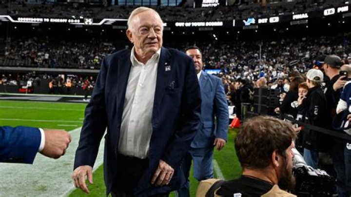 Jerry Jones Reacts To Cowboys Defender Getting Arrested