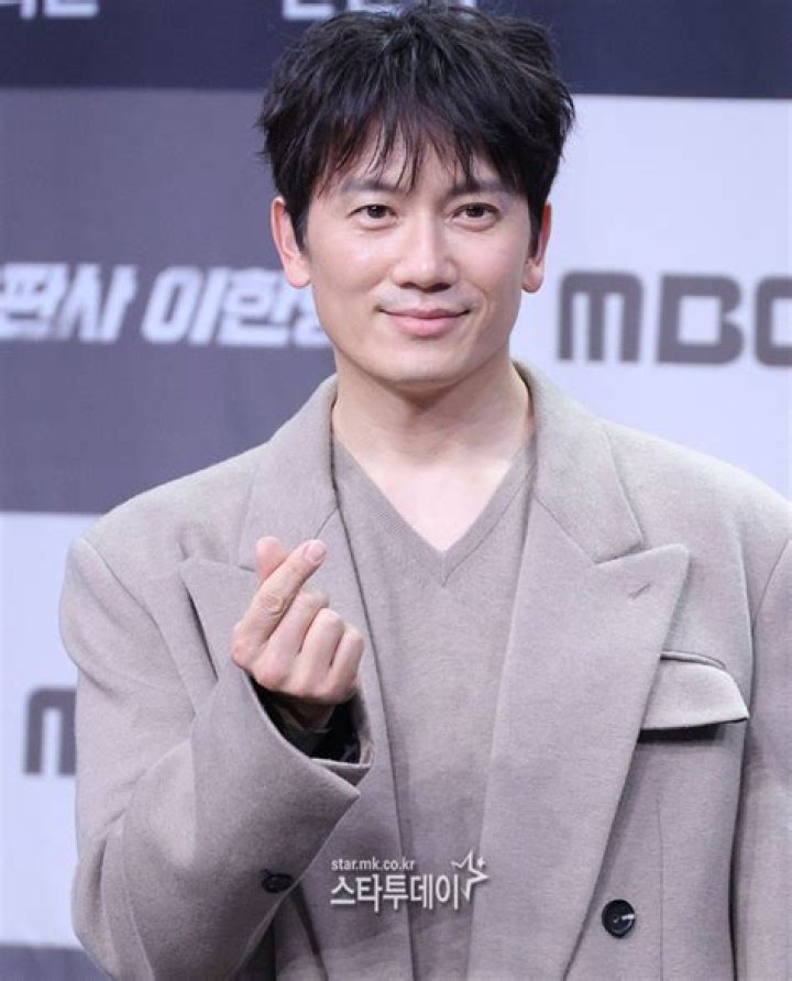 Ji Sung says he was reborn after meeting wife Lee Bo Young in sweet