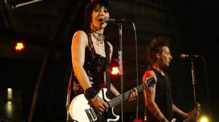 Joan Jett recalls enduring sexism as a young artist in the '70s