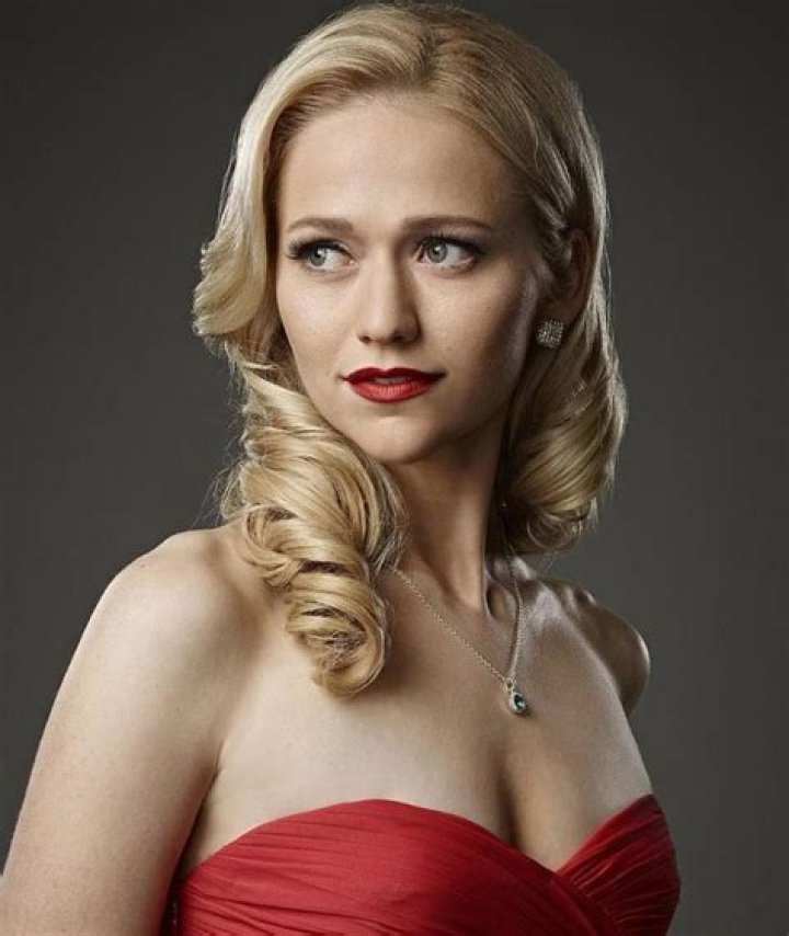 Johanna Braddy Movies, Bio and Lists on MUBI