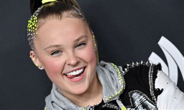 JoJo Siwa Fans Don't Really Love Her Mom Jessalynn, Here's Why