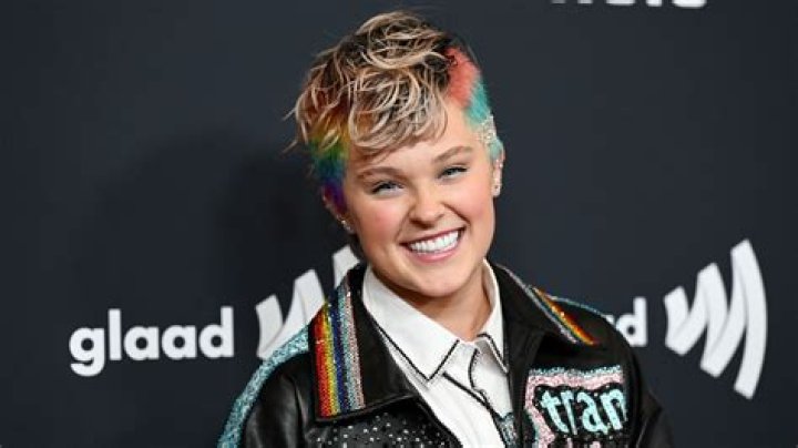 JoJo Siwa on Keeping Her Sparkle Alive in 'The J Team' for Paramount+